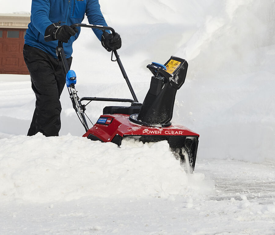 https://0901.nccdn.net/4_2/000/000/038/2d3/toro-821-qze-snow-thrower.jpg