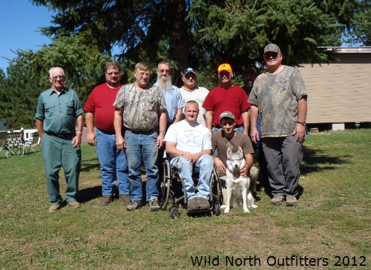 https://0901.nccdn.net/4_2/000/000/03f/ac7/2012-ontario-black-bear-hunt-wild-north-outfitters-group-2.jpg