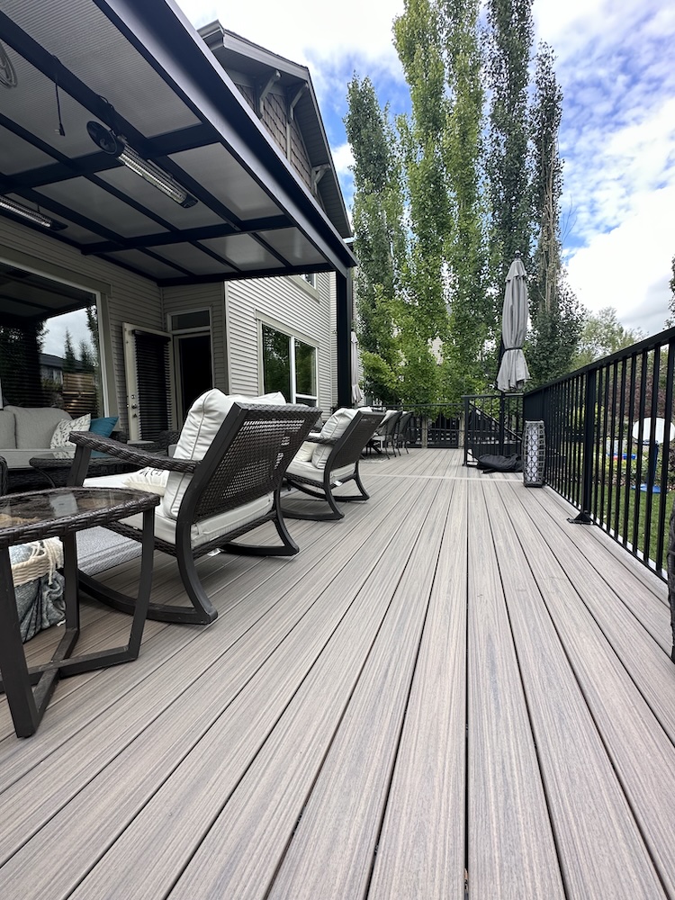 https://0901.nccdn.net/4_2/000/000/03f/ac7/calgary-decking-trex18.jpg