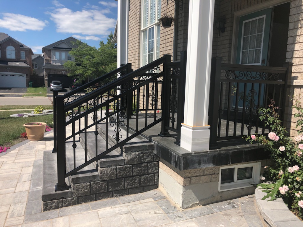 DOUBLE BAR WITH  ELEGANCE & ALTERNATING DIAMONDS