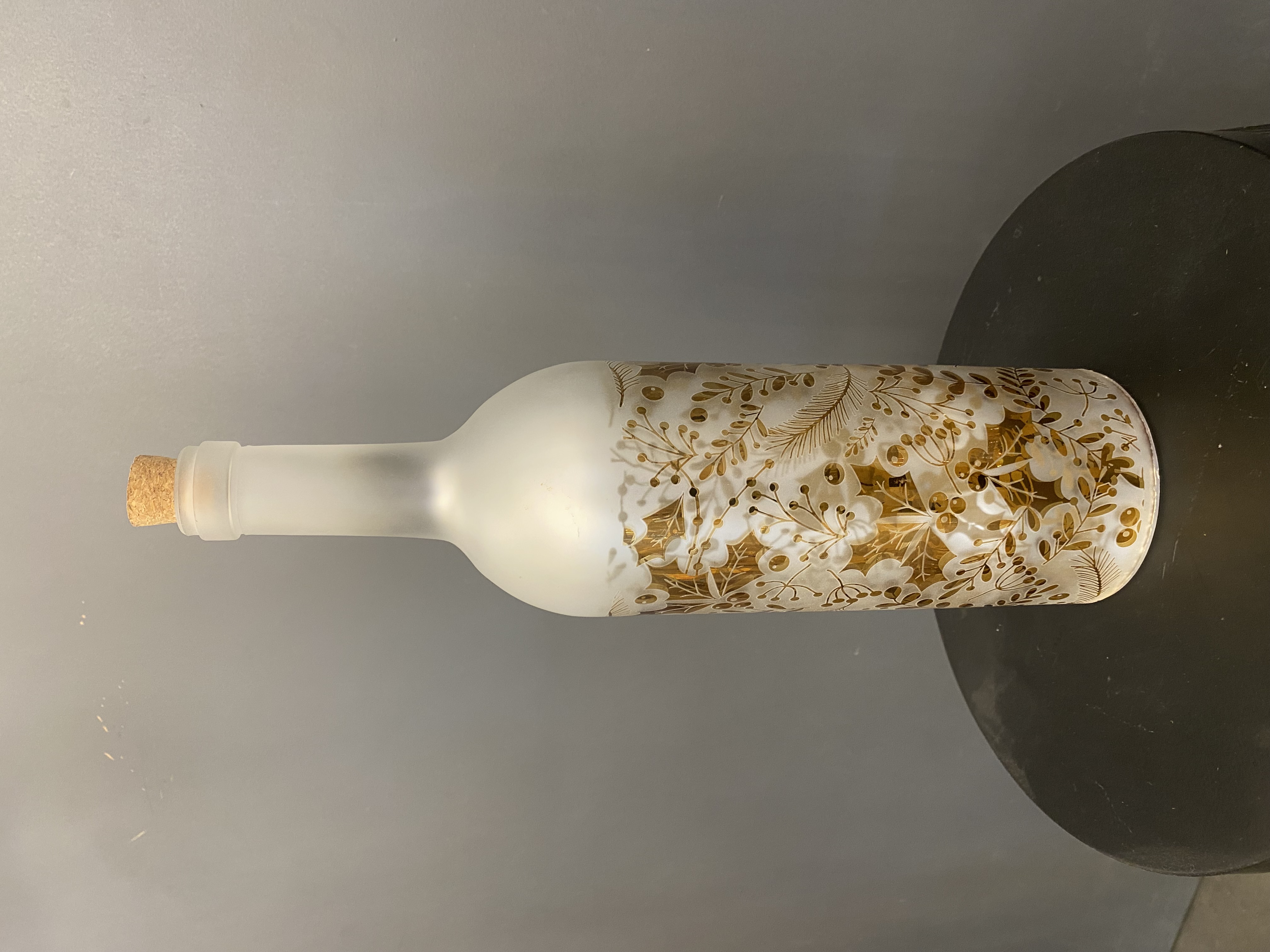 508 RT7331
Gold & Pearl Light Up Bottle 
Regular $28.99
Blowout $14.99 no tax 