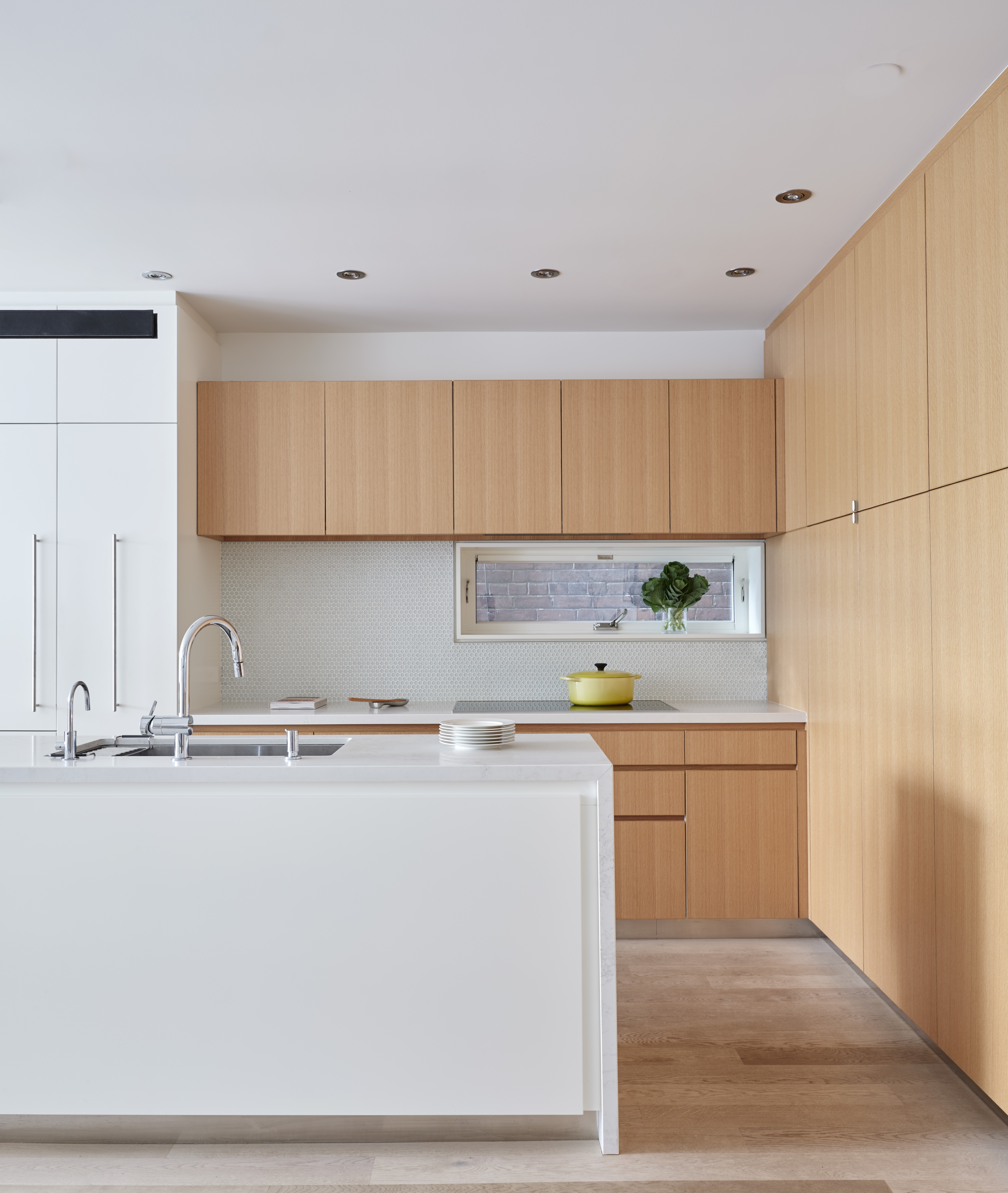 https://0901.nccdn.net/4_2/000/000/03f/ac7/kitchen1-6176x7309.jpg