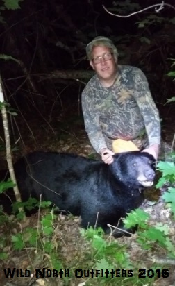 https://0901.nccdn.net/4_2/000/000/046/6ea/2016-kevin-ontario-black-bear-hunt-wild-north-outfitters.jpg