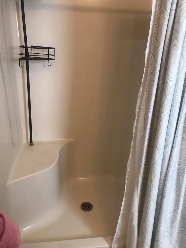 Deep cleaning Toronto – shower after Deep Clean Reset with restored surfaces and corrected bathroom environment