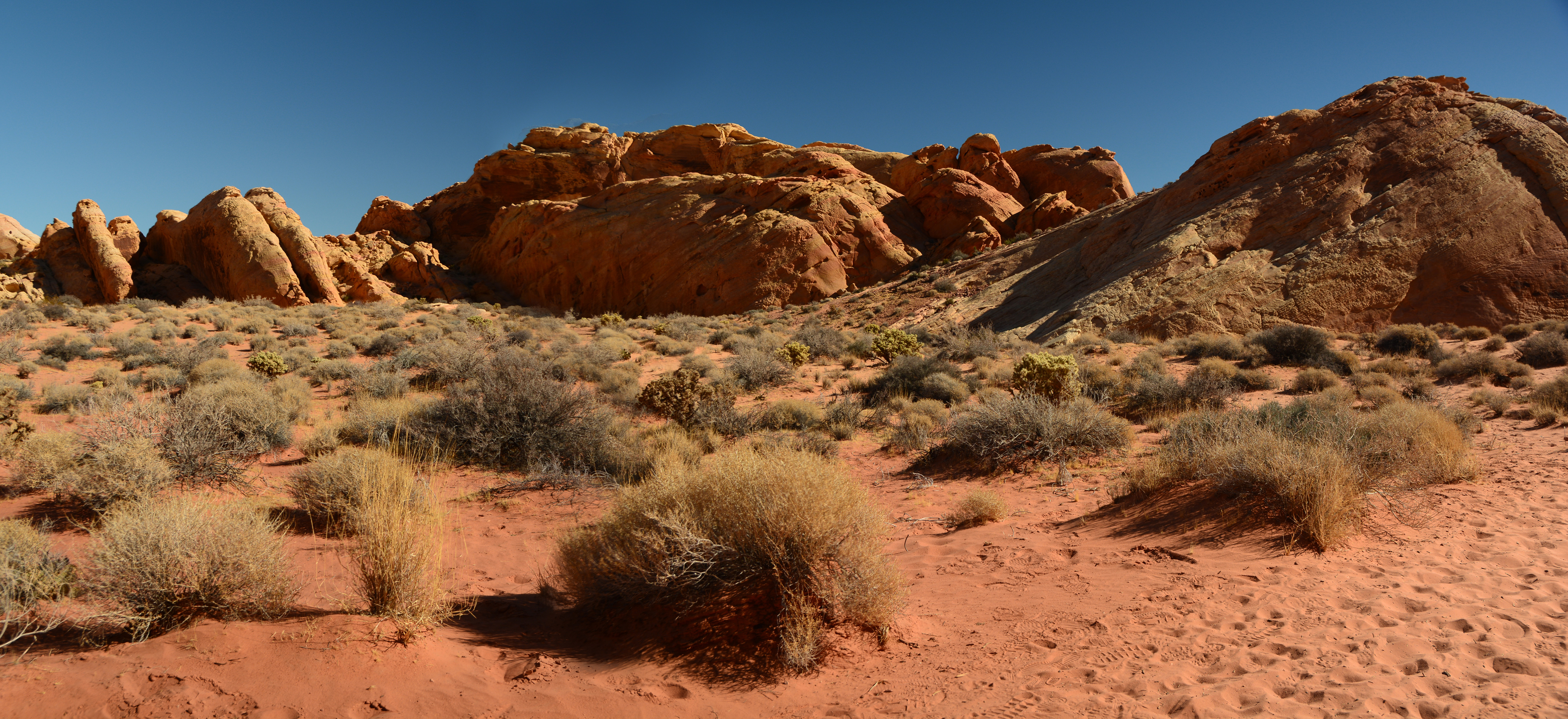 https://0901.nccdn.net/4_2/000/000/046/6ea/valley-of-fire-sand.jpg