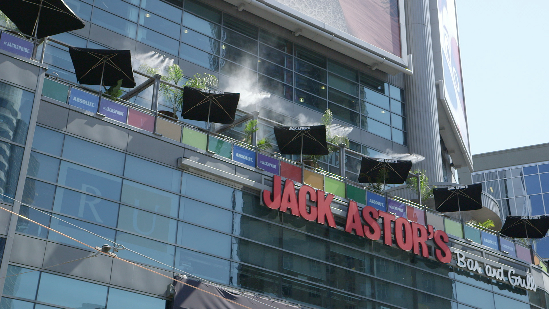 https://0901.nccdn.net/4_2/000/000/046/6ea/ws-jack-astor-s-yonge-dundas-2.jpg