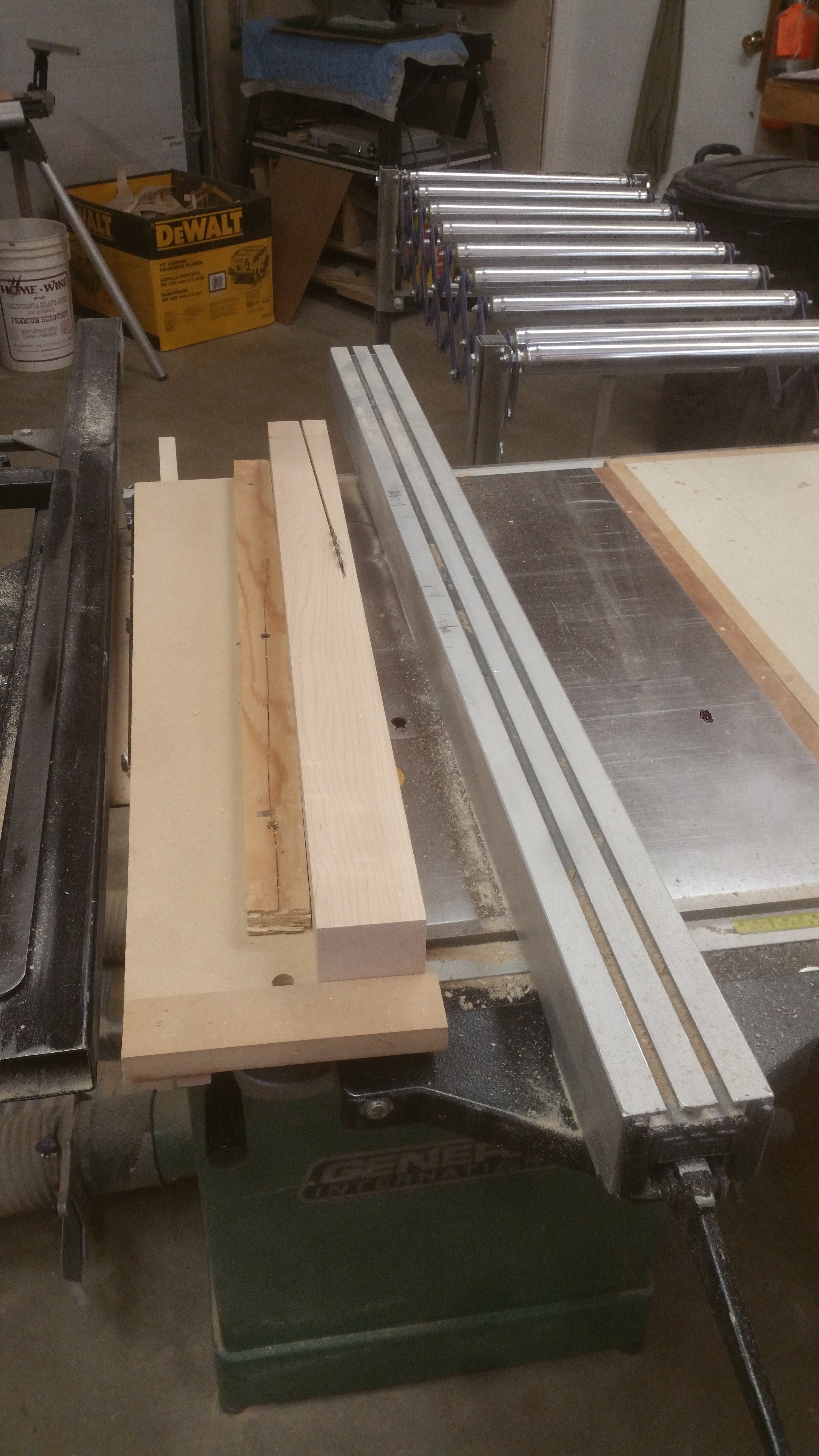 This jig creates the leg taper