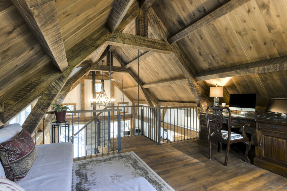 https://0901.nccdn.net/4_2/000/000/048/0a6/timber-frame-interior_702.jpg