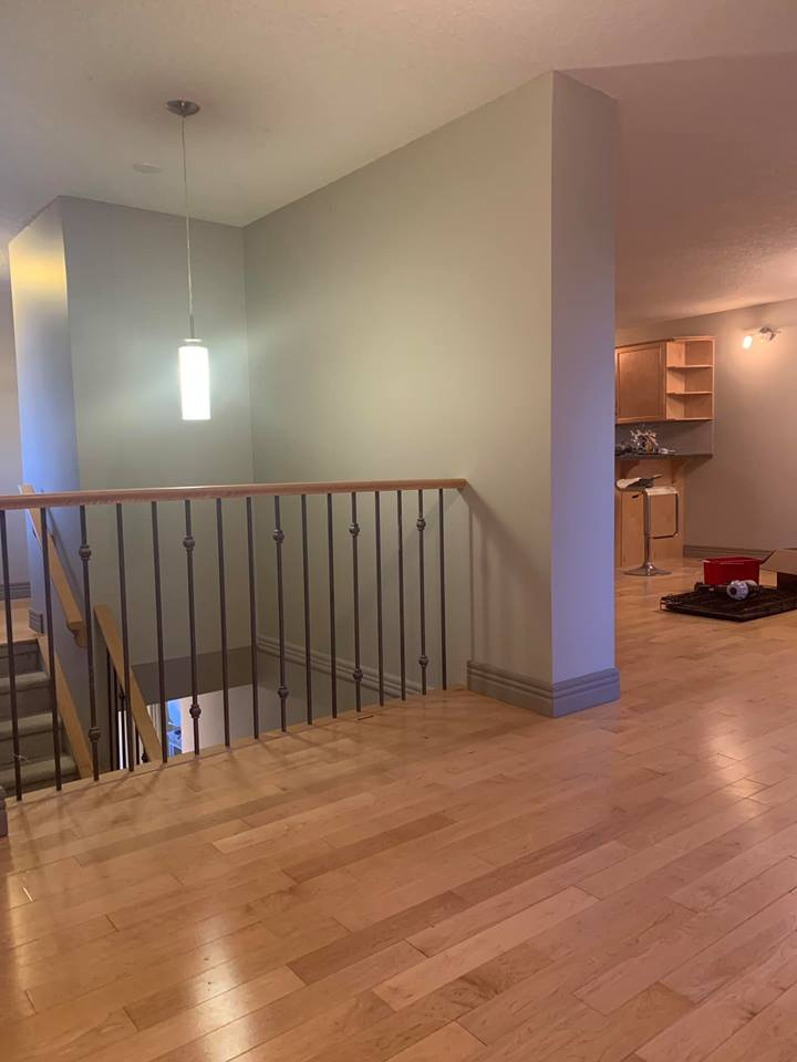 https://0901.nccdn.net/4_2/000/000/048/4f7/Calgary-Painter-Stairwell-After-720x960.jpg