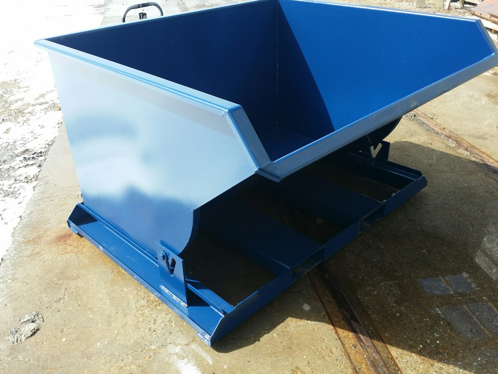 Benne auto-basculante sur mesure