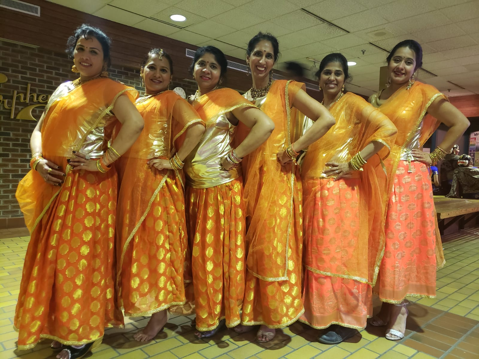 https://0901.nccdn.net/4_2/000/000/04b/787/Bollywood-Calgary-at-Chitrai-Dance-Festival-1600x1200.jpg