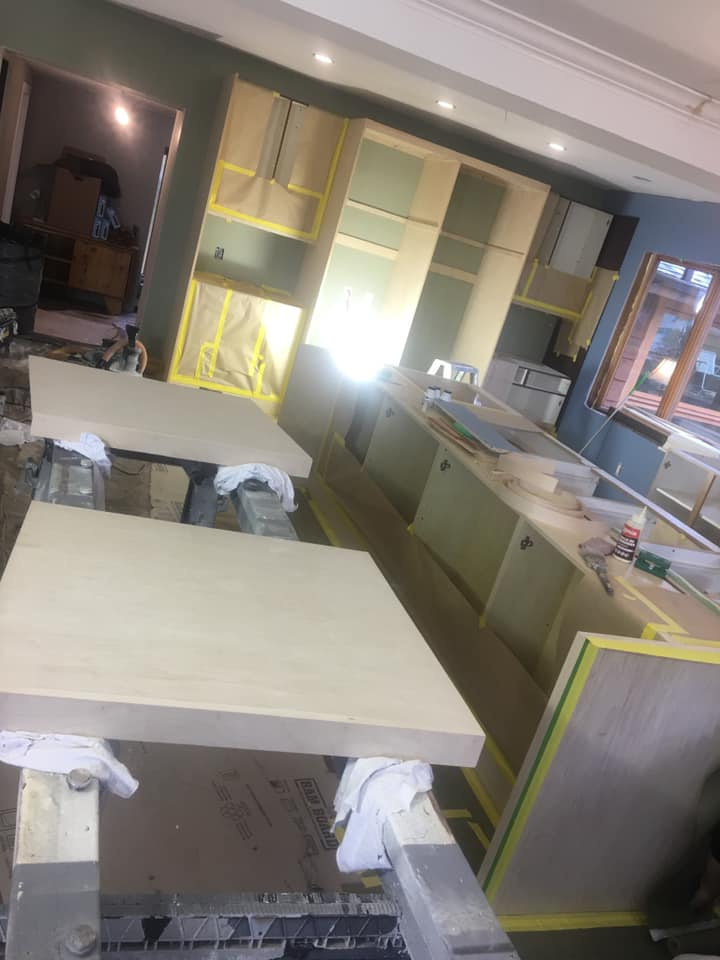 https://0901.nccdn.net/4_2/000/000/04b/787/Calgary-Painter-Cabinets-Before-720x960.jpg