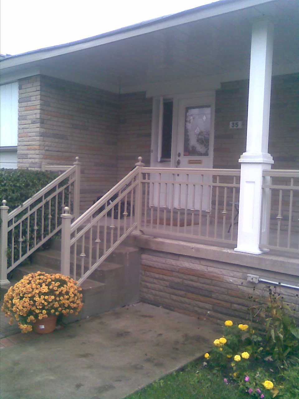 DOUBLE BAR WITH  ALTERNATING DIAMONDS