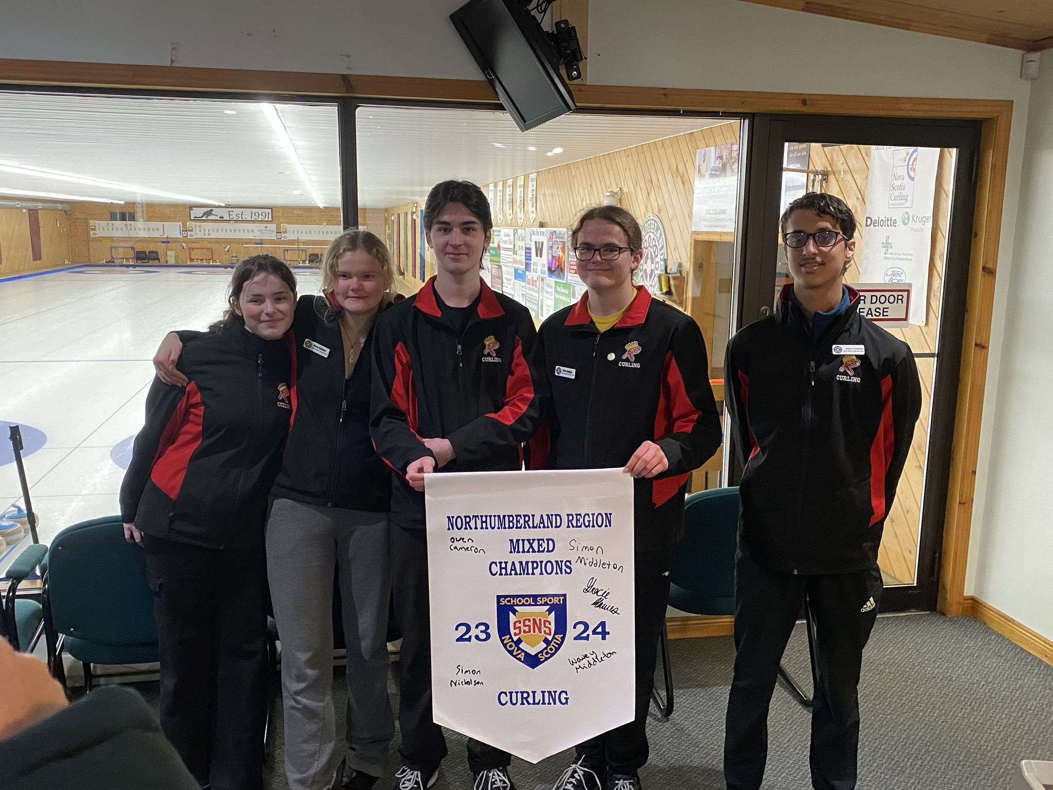 https://0901.nccdn.net/4_2/000/000/04b/787/jhg-team-signed-banner.jpeg