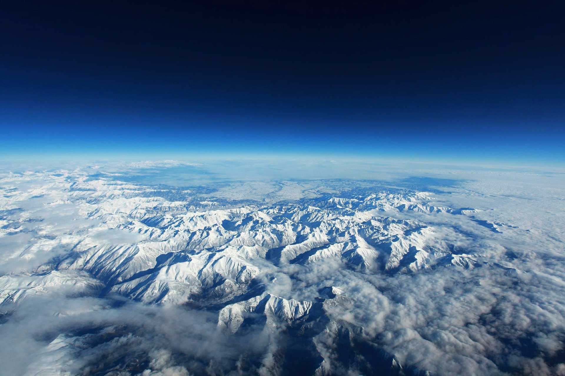 https://0901.nccdn.net/4_2/000/000/04b/787/pyrenees-351266_1920.jpg