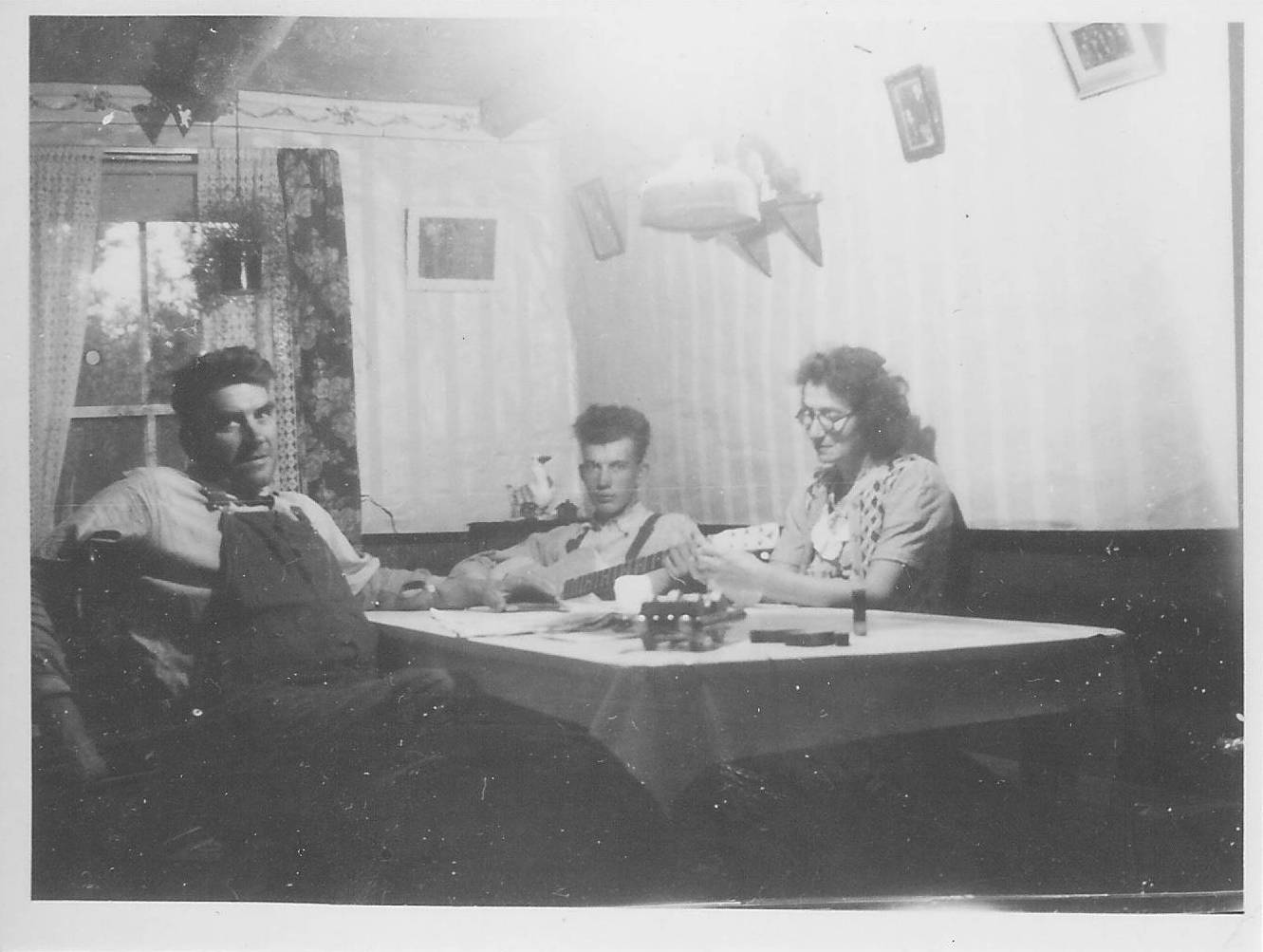 Anyone recognize these fine folks? The photo comes from the Bailey G, Cook collection if that gives a clue!
990.4.3.27 / Bailey G, Cook.