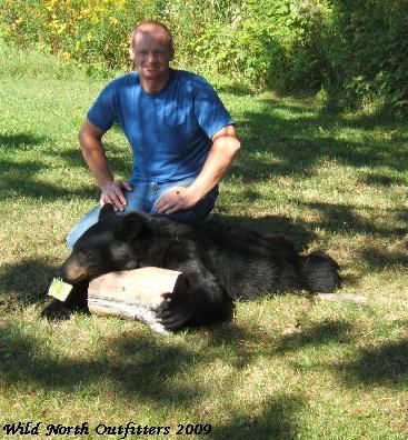 https://0901.nccdn.net/4_2/000/000/04b/f00/archery-black-bear-hunt-ontario-gary.jpg