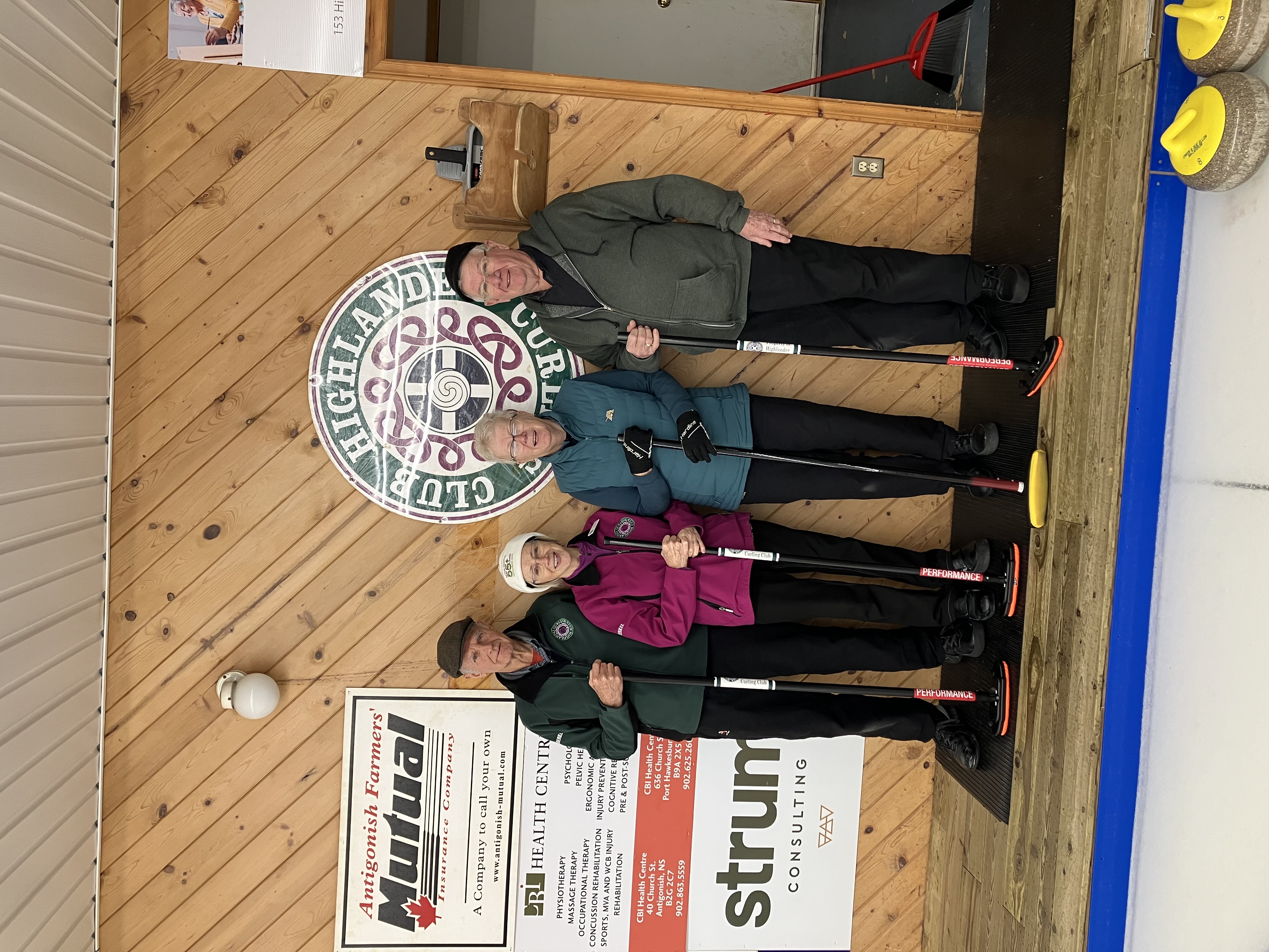 Young At Heart 2 (skip: Leo vanBerkel)