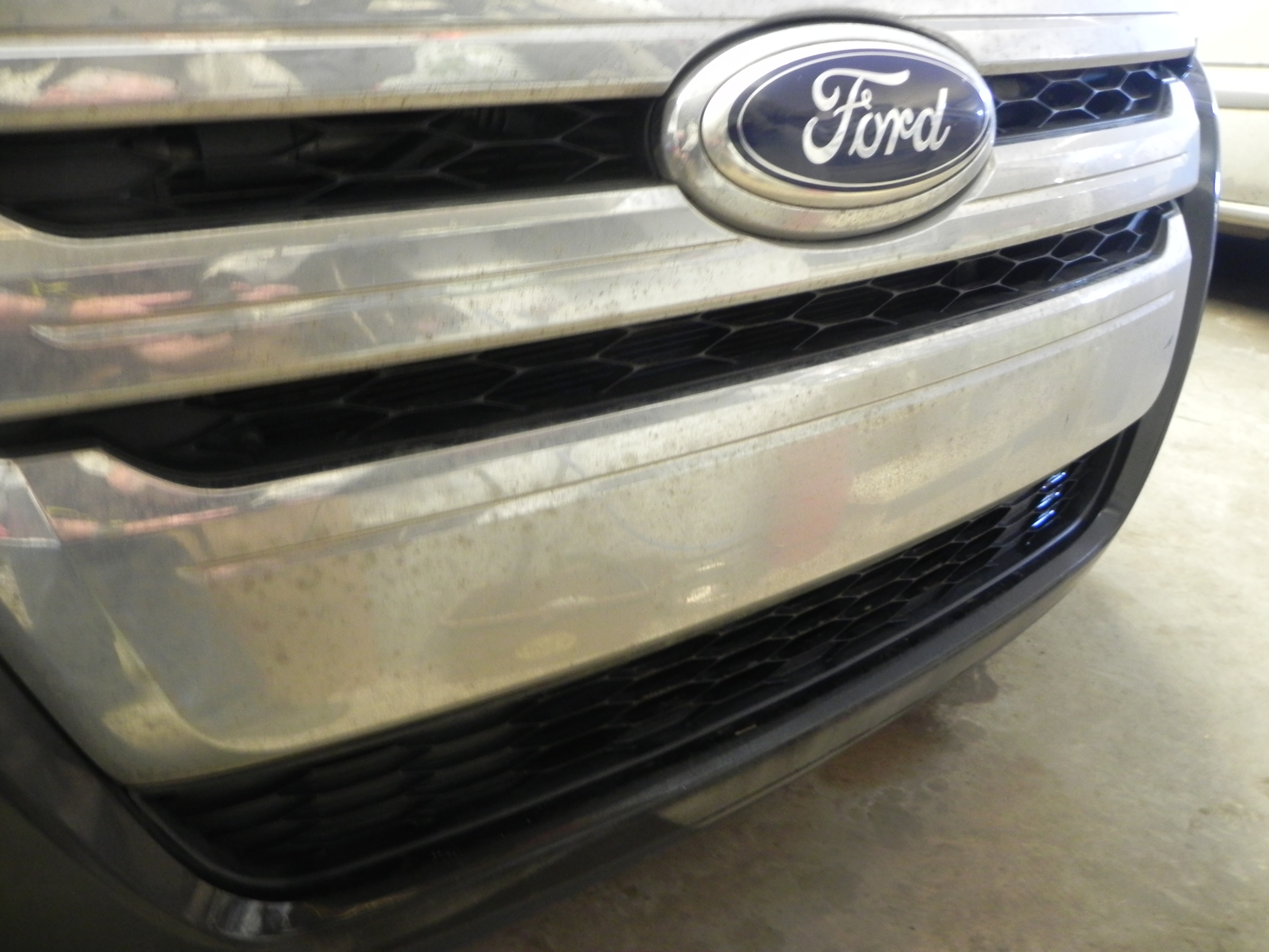 Ford Edge grille before