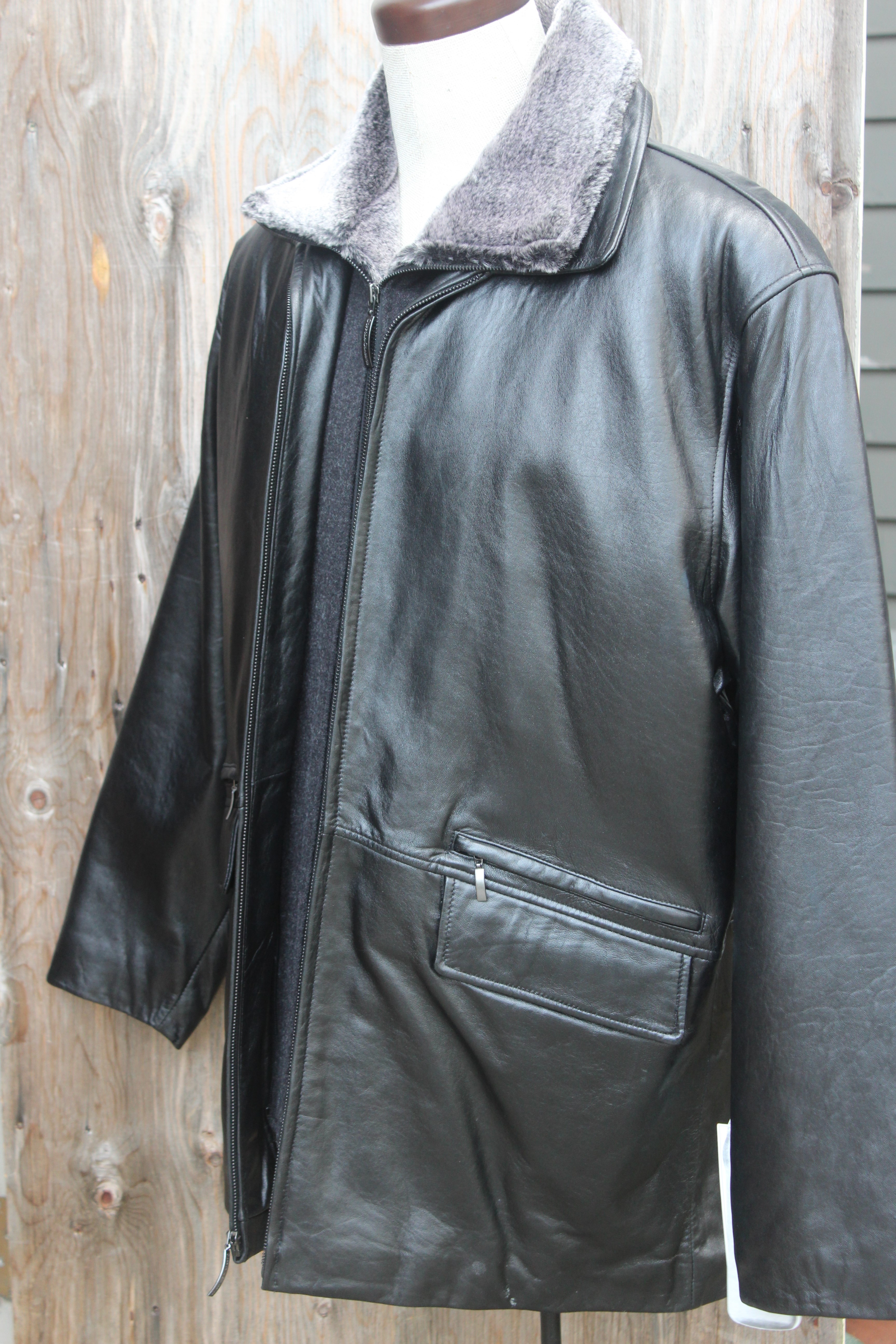 Black Leather- $375.00
Coppola Classics Leatherwear
Style #: 7644RM