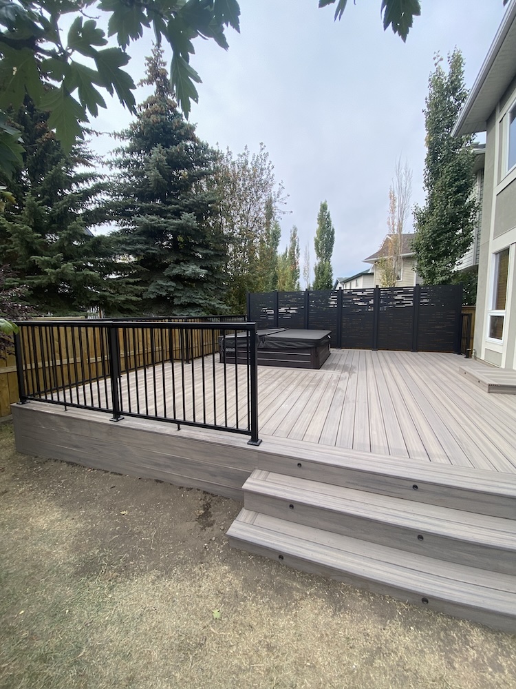 https://0901.nccdn.net/4_2/000/000/050/773/calgary-decking-trex31.jpg