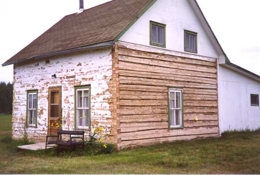 Maggie Jane Lambert House (River Lot #8)
A classic log house built by Joseph Lizotte in 1902
Photo Credit: Marilee Cranna Toews 