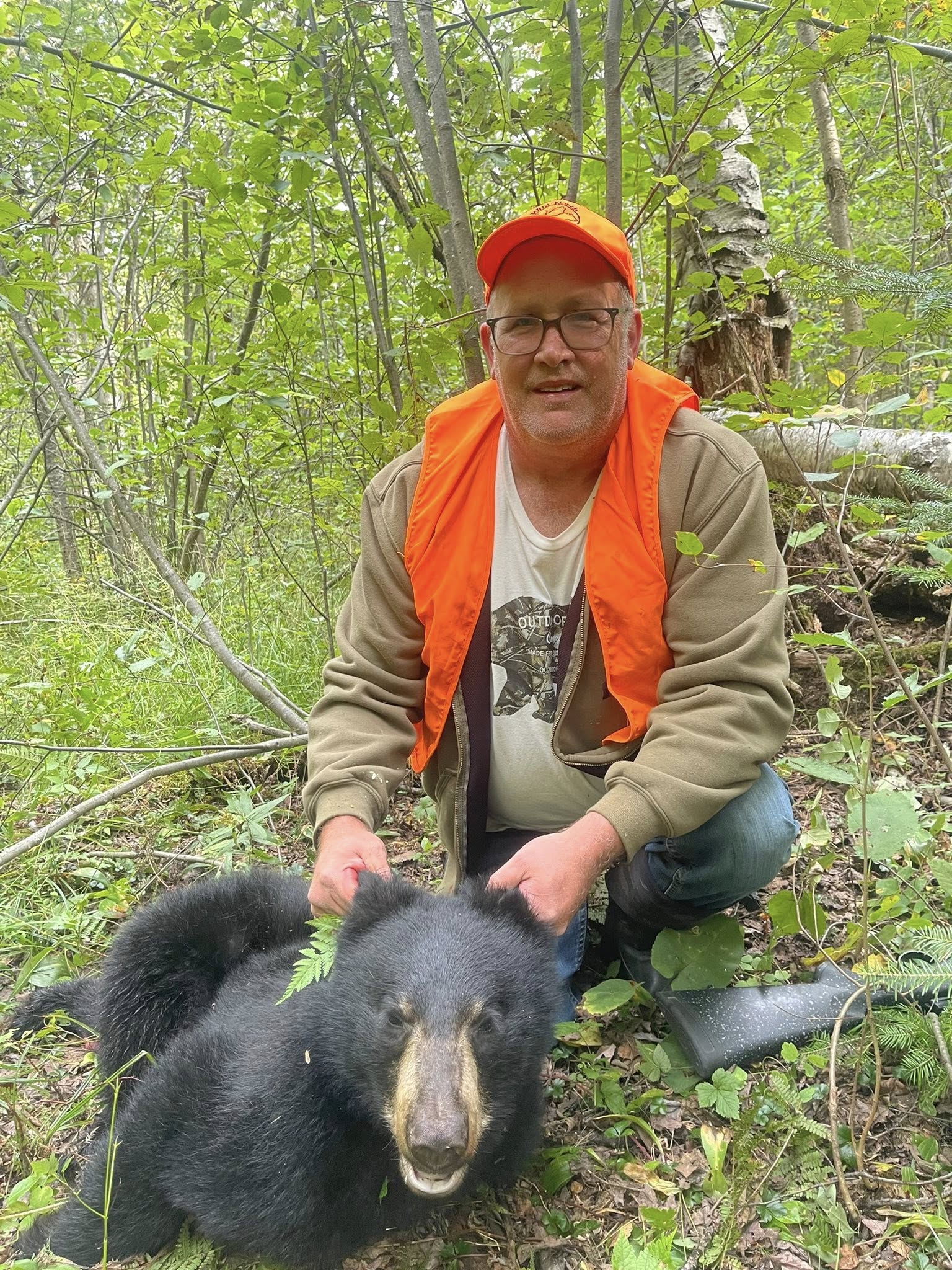 https://0901.nccdn.net/4_2/000/000/056/7dc/2025-kevin-black-bear-outfitter-ontario.jpg