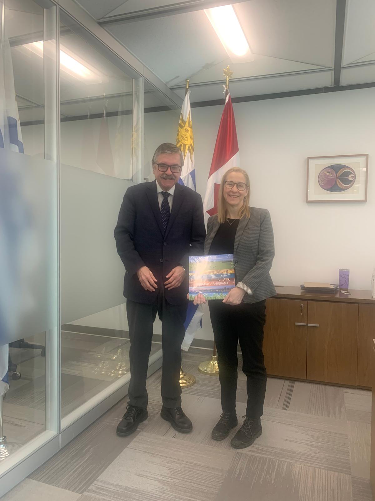 13 de febrero de 2025 - The Ambassador of Uruguay, Gustavo Álvarez, had a meeting with Julie Delahanty, President of the International Development Research Centre (IDRC), Government of Canada.