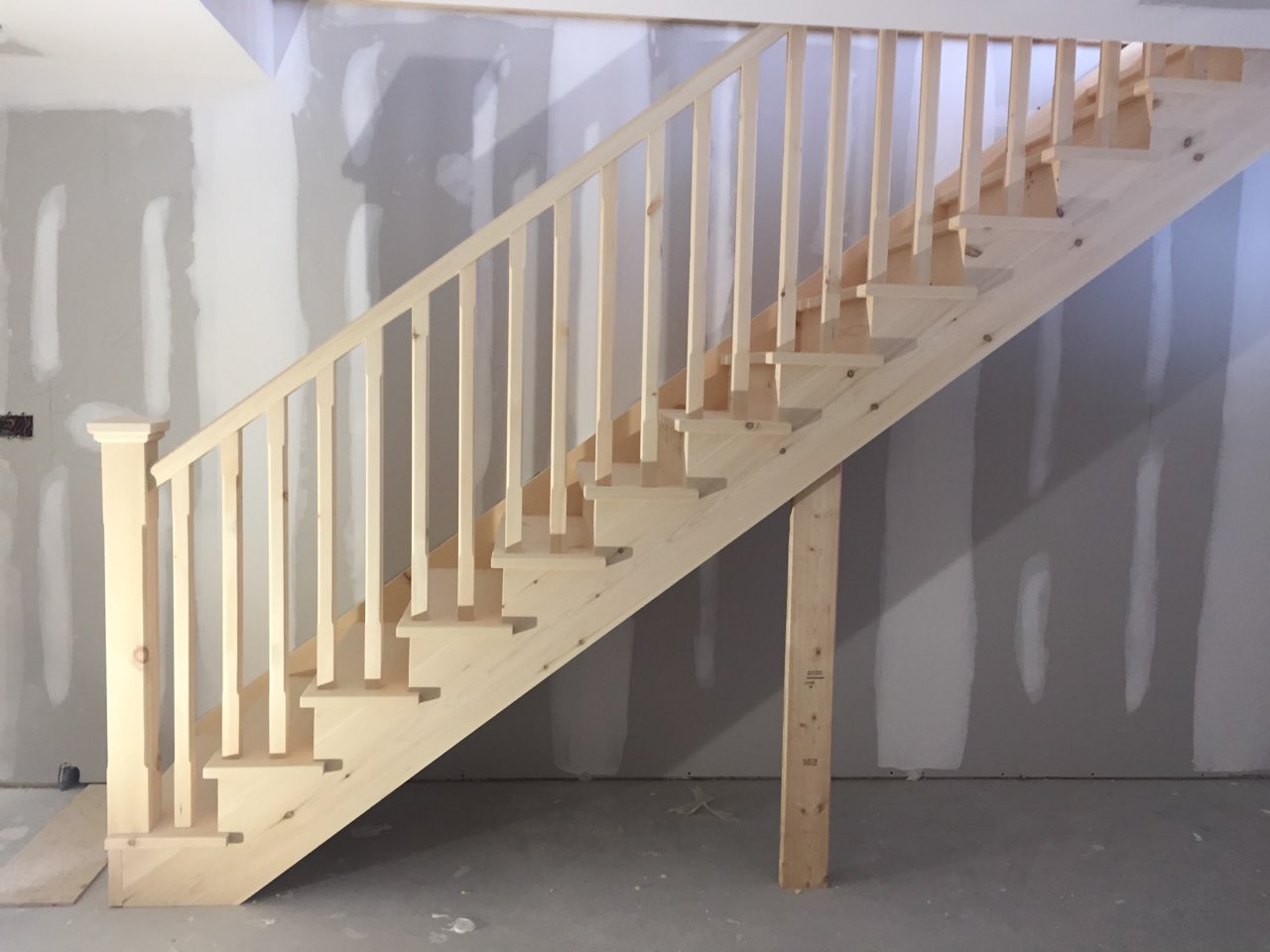 Straight pine stairs