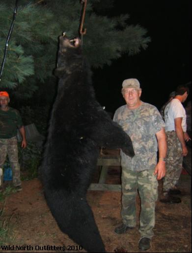https://0901.nccdn.net/4_2/000/000/058/442/trophy-black-bear-ontario-canada-john.jpg