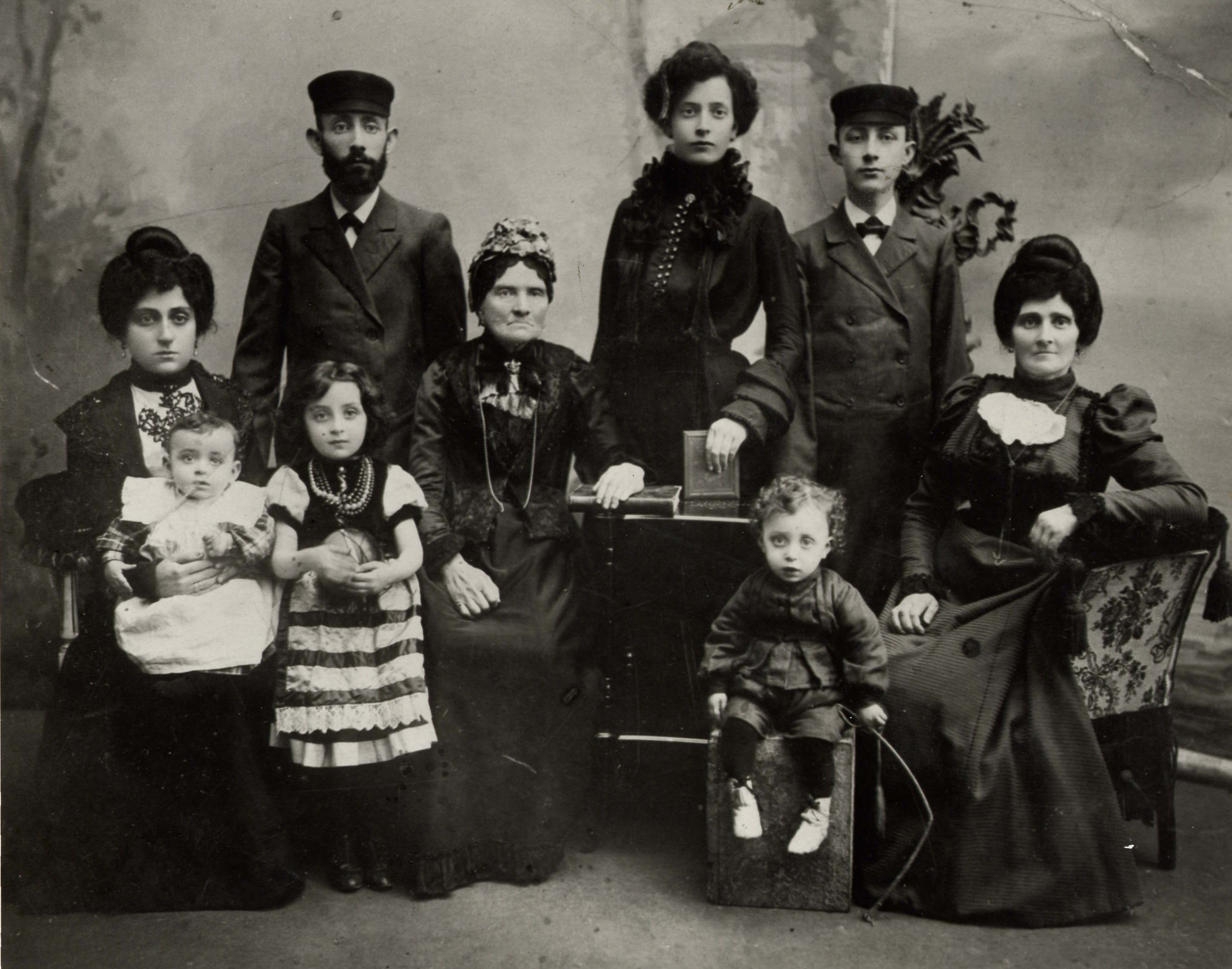 The Tanzman Family, 1903
