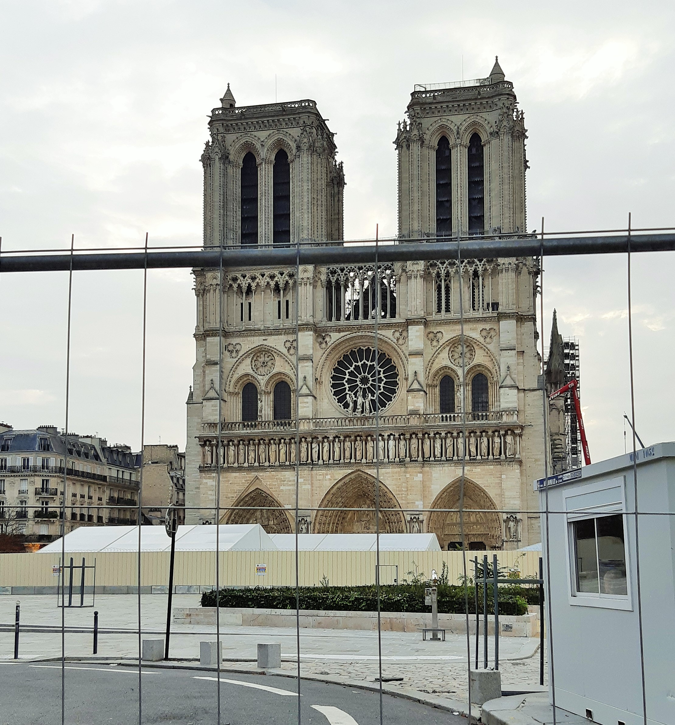 https://0901.nccdn.net/4_2/000/000/05e/0e7/Notre-Dame---2.jpg