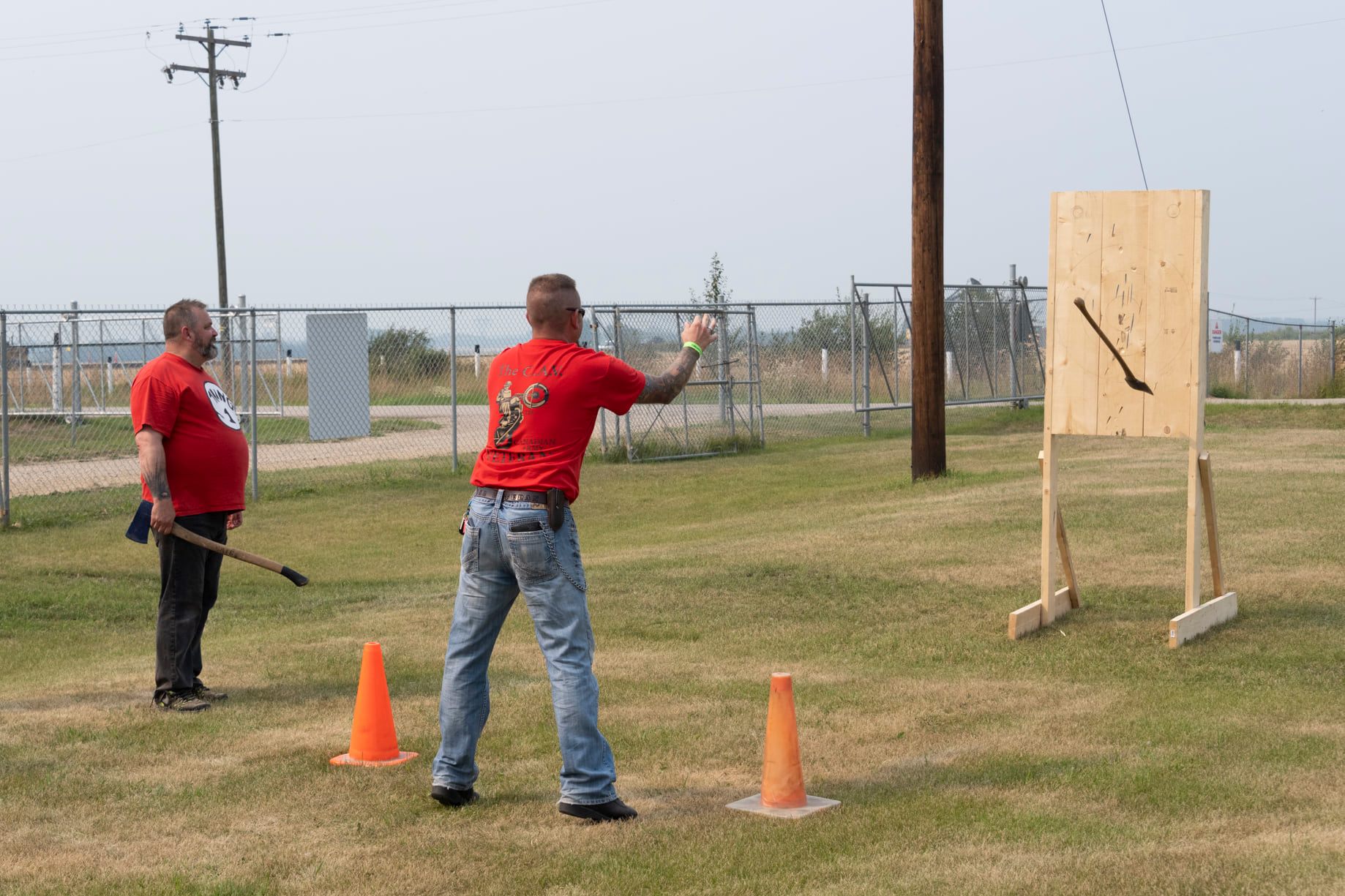 https://0901.nccdn.net/4_2/000/000/05e/0e7/axe-throwing--2-.jpg