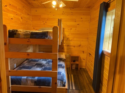 https://0901.nccdn.net/4_2/000/000/05e/0e7/main-cabin-3-black-bear-hunting-accommodations.jpg