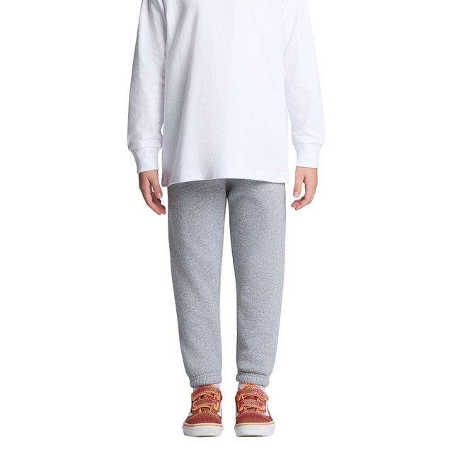 A black and white photo of clouds and mountains