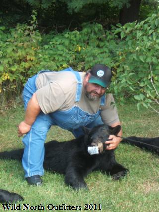 https://0901.nccdn.net/4_2/000/000/060/85f/guided-black-bear-hunting-ontario-rick.jpg