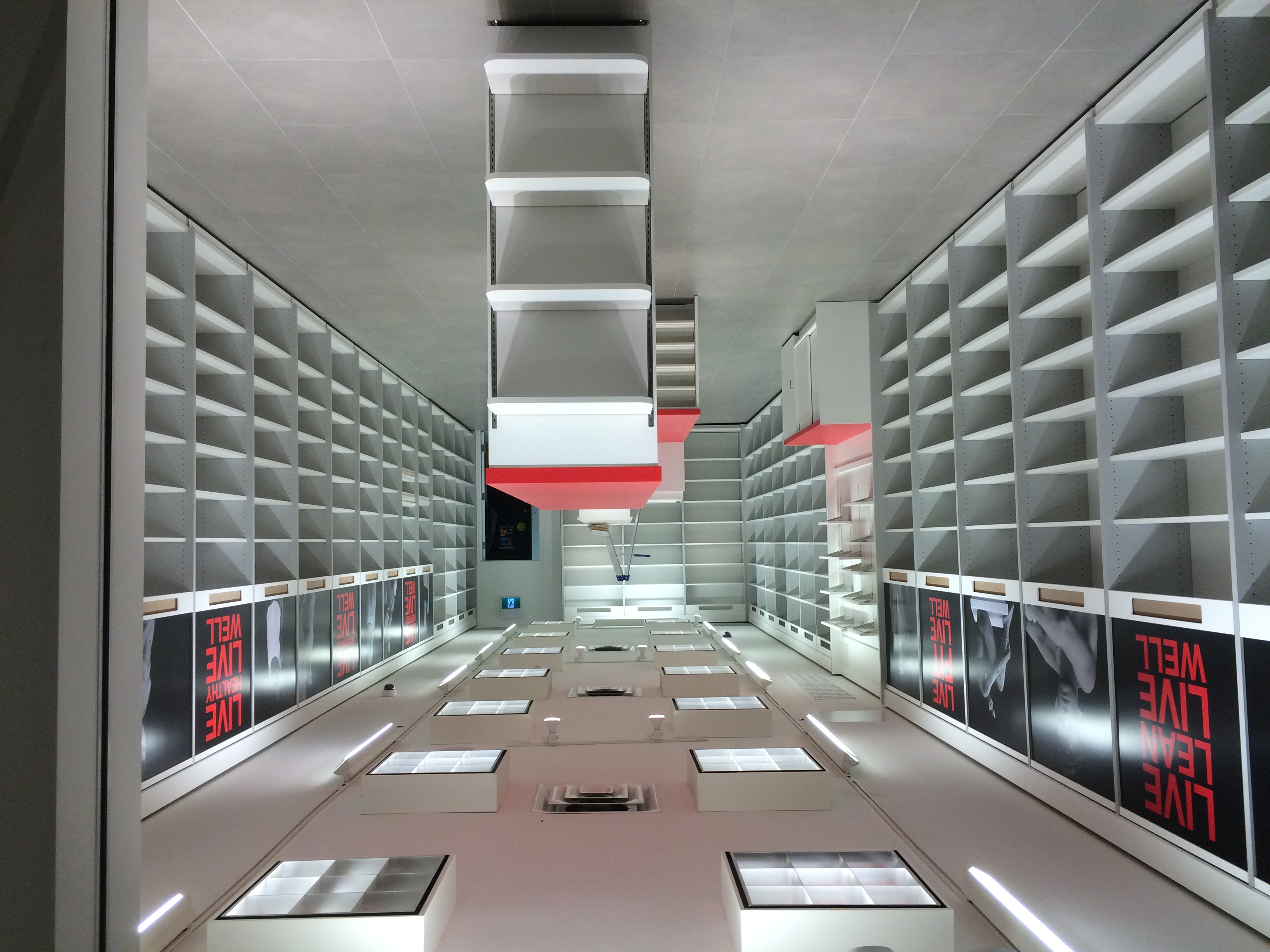 GNC 
Burlington Mall