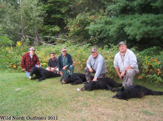 https://0901.nccdn.net/4_2/000/000/061/438/2011-ontario-bear-hunting-outfitter-successful-hunter.jpg