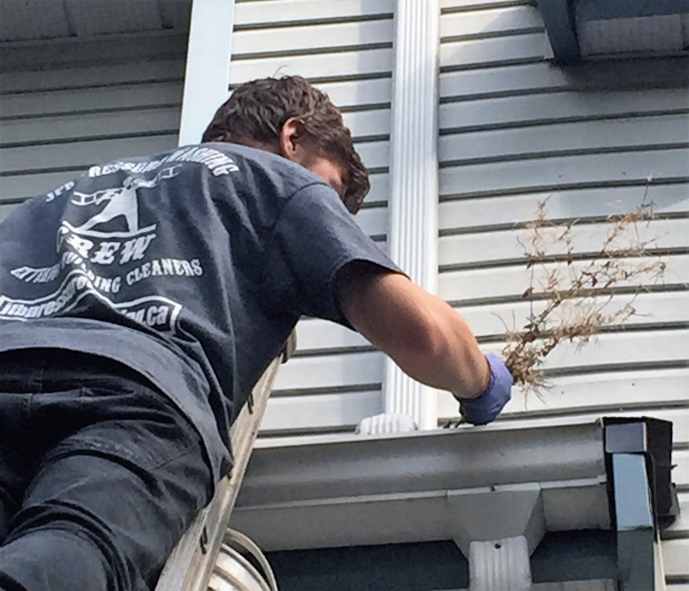 interior gutter cleaning by hand