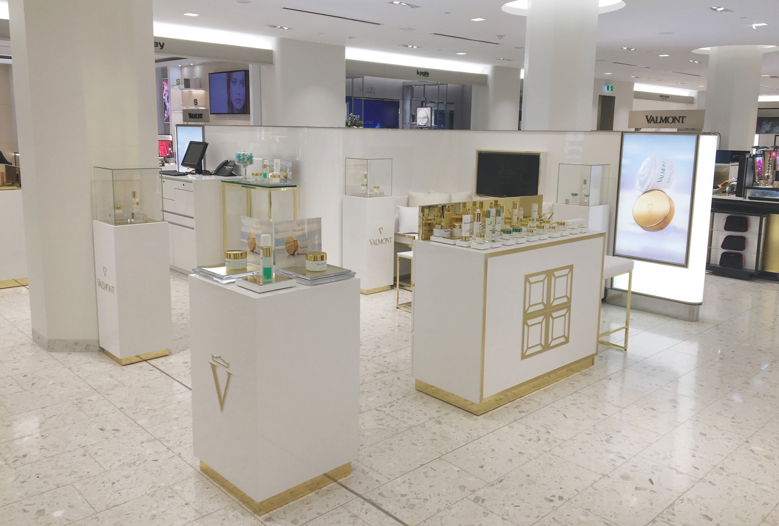 VALMONT design and production
Holt Renfrew Ogilvy
Montreal, Quebec