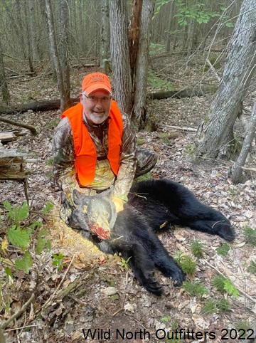 https://0901.nccdn.net/4_2/000/000/06b/a1b/2022-fall-ontario-black-bear-hunt-wild-north-outfitters-greg.jpg