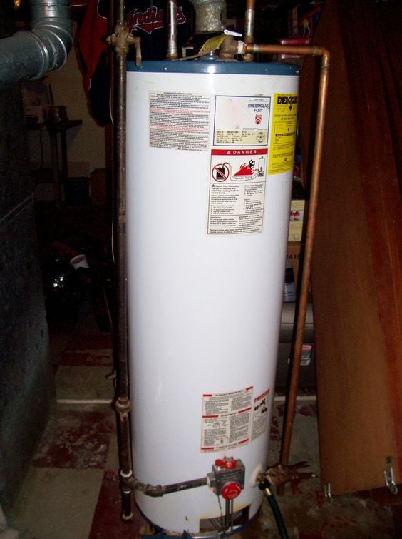 https://0901.nccdn.net/4_2/000/000/06b/a1b/Hotwater-tank-564x755.jpg