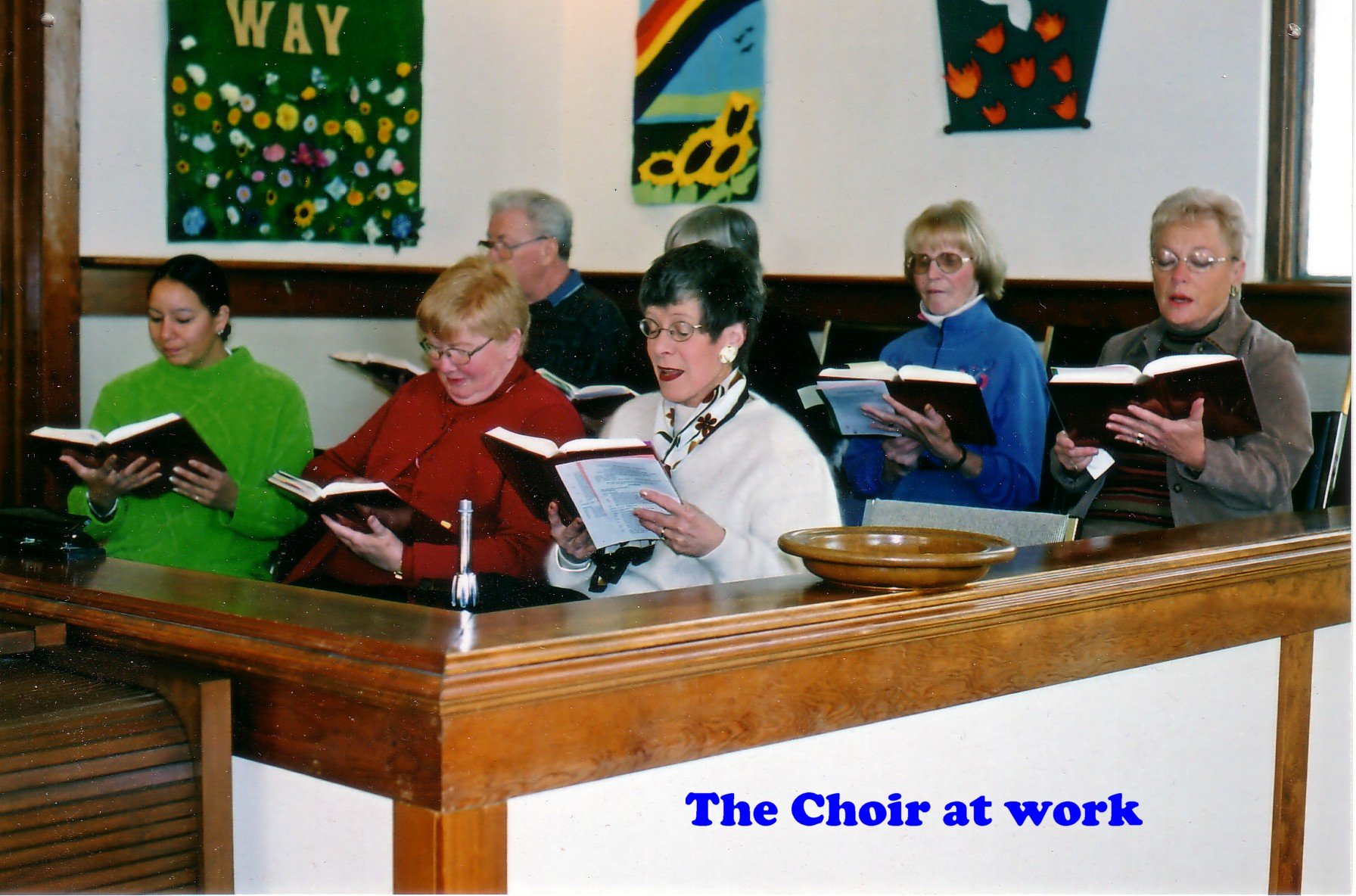 https://0901.nccdn.net/4_2/000/000/06b/a1b/The-choir-at-work.jpg
