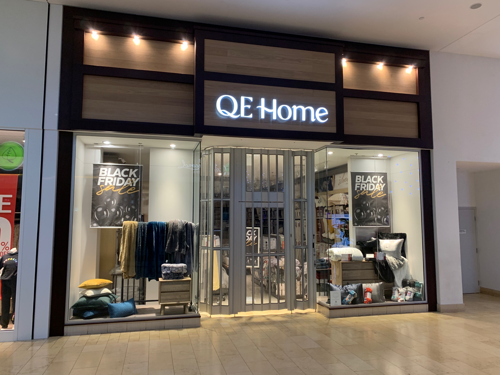 QE Home Square One
Shopping Centre