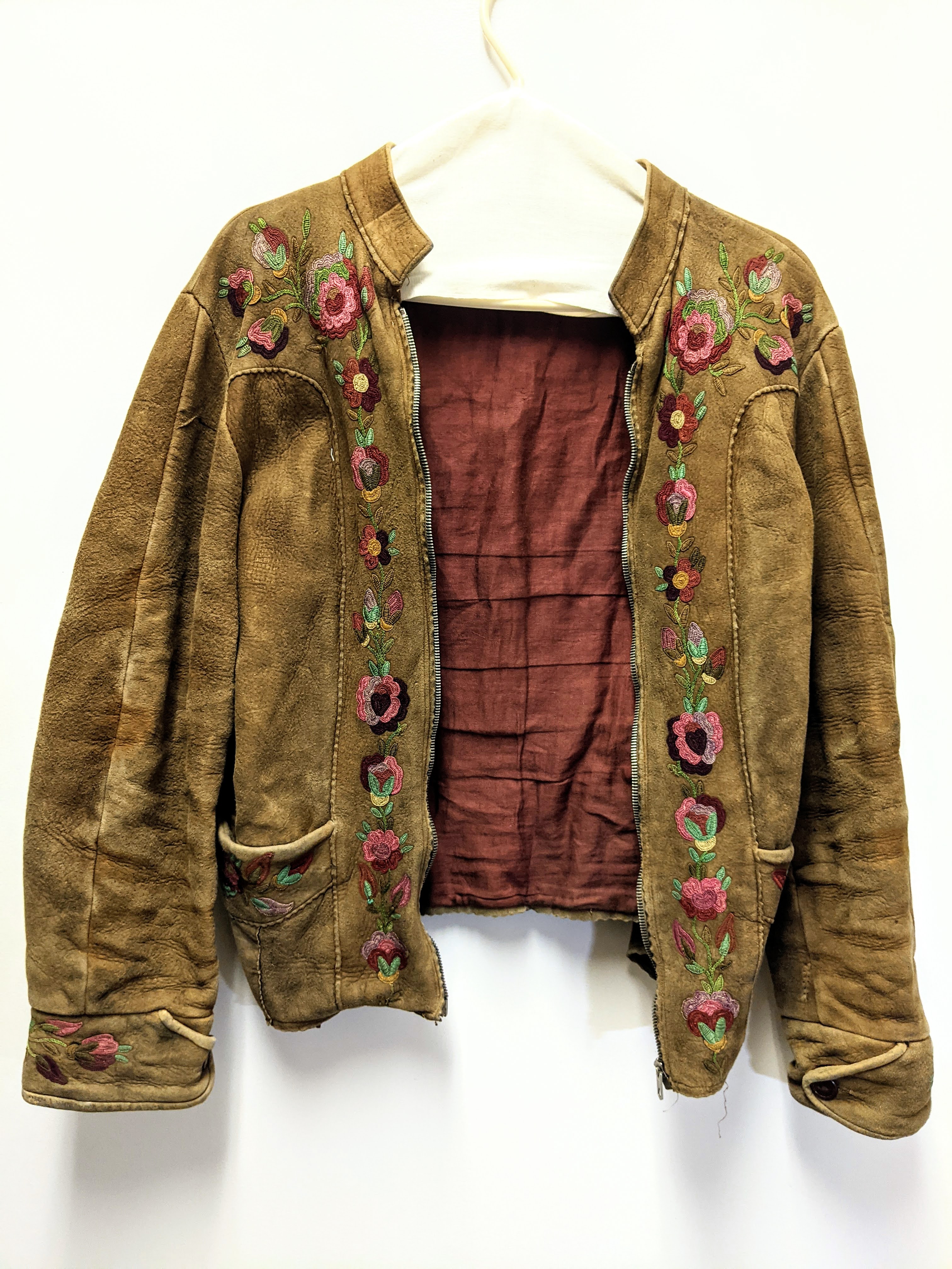This is a home tanned, beautifully embroidered, moose leather jacket. Likely made by a local in c.1946 it was worn by Pete Clarke for many years - which show in places which are worn out. What has not worn out is the rich smell of home tanned moose hide!
2004.01.01 / Clarke, Pete + Doris
20/02/2023
