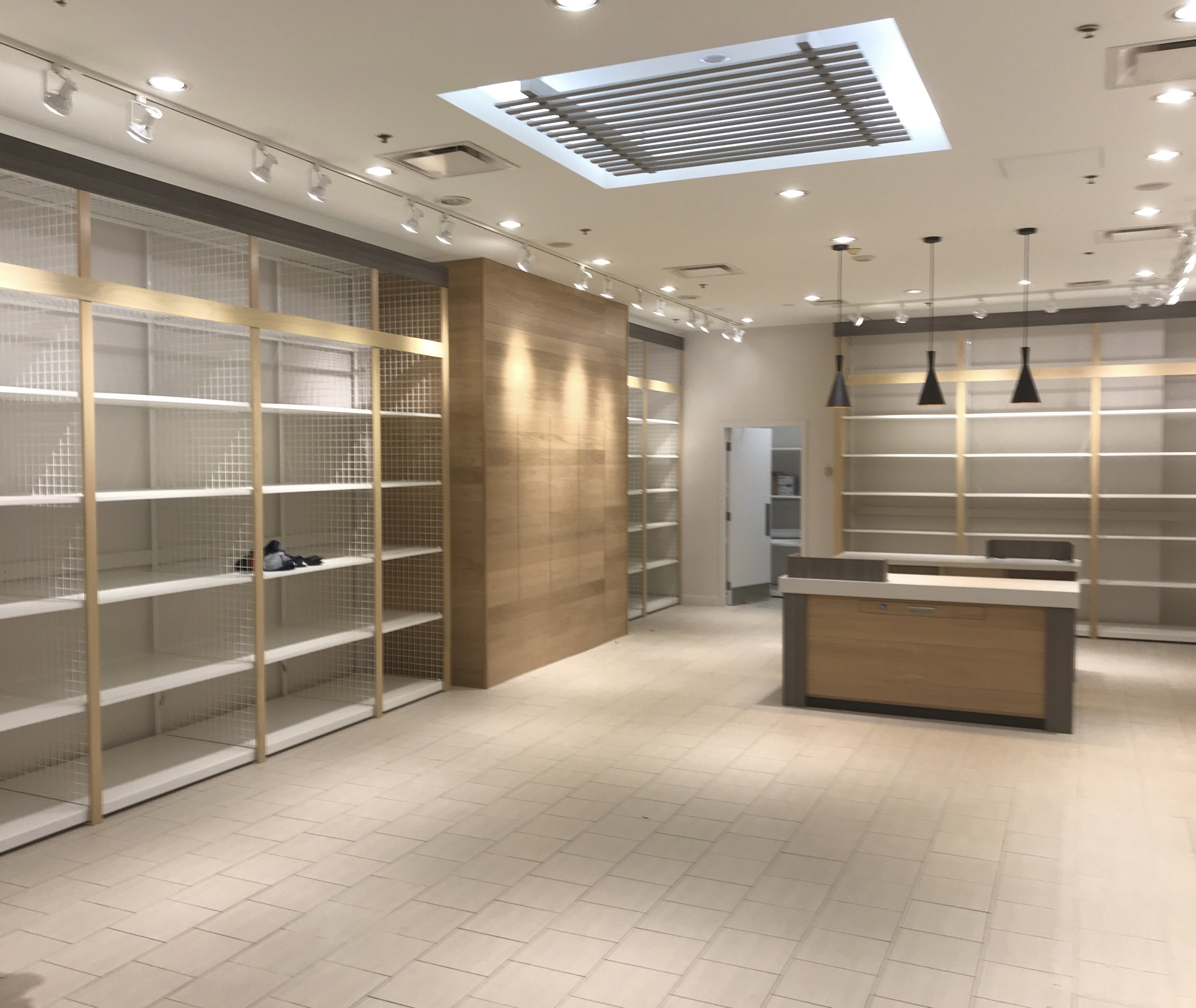 QE Home Square One
Shopping Centre