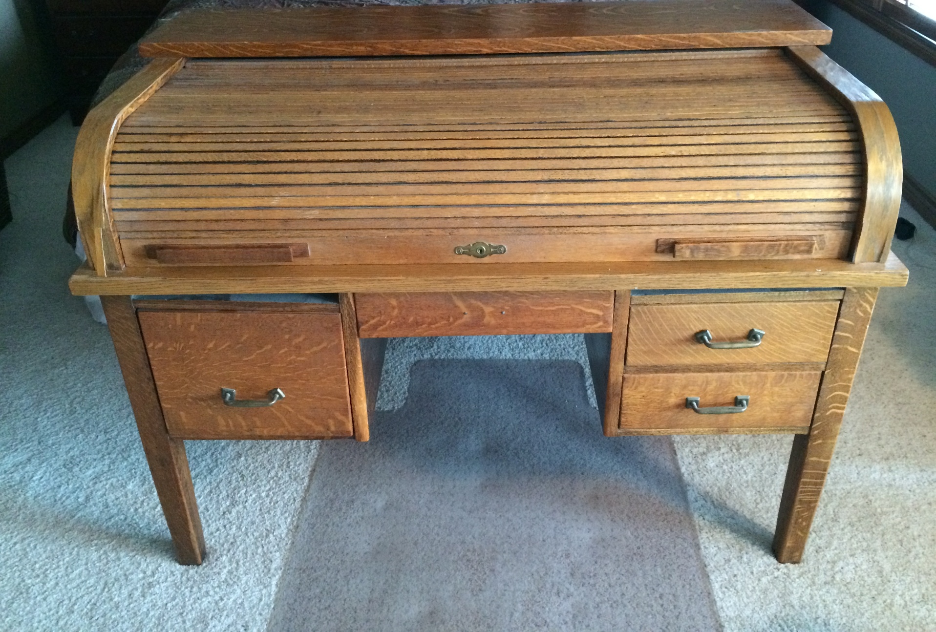 Before: Bad veneer, drawers, structure