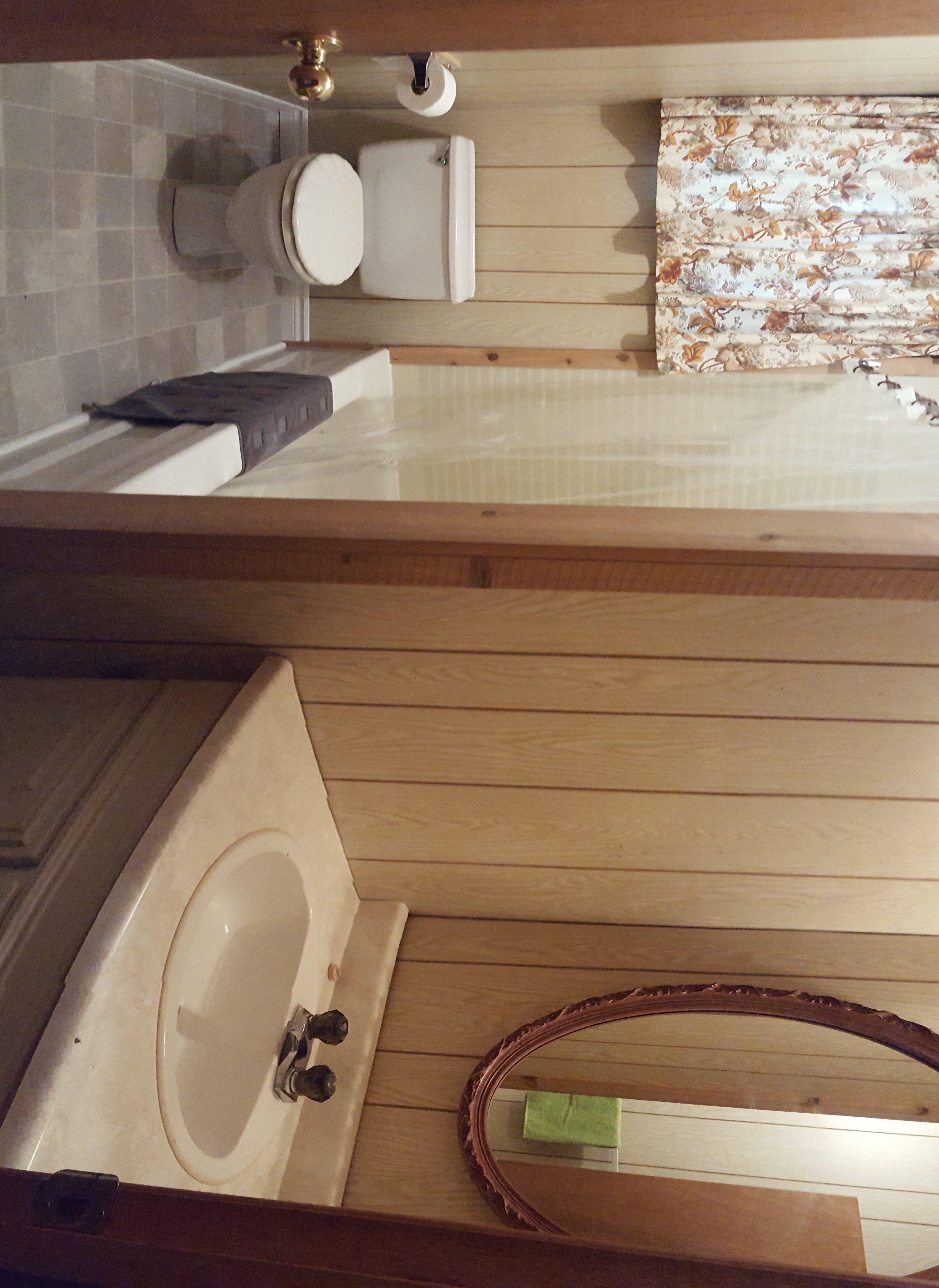 https://0901.nccdn.net/4_2/000/000/076/de9/Cottage-8---bathroom.jpg