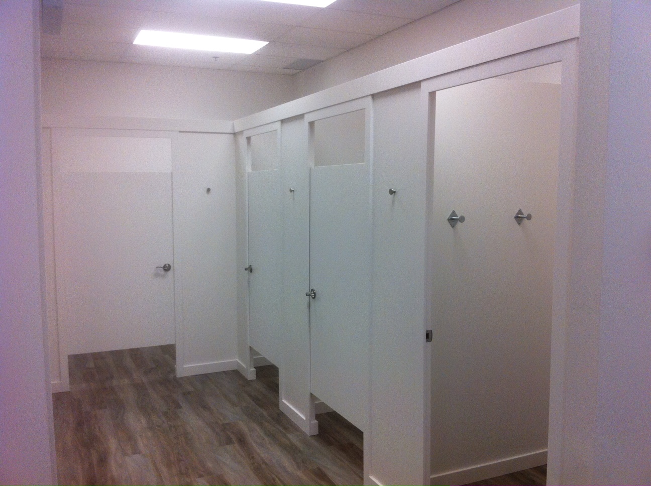 Northern Reflections
Avalon Mall Fitting Rooms