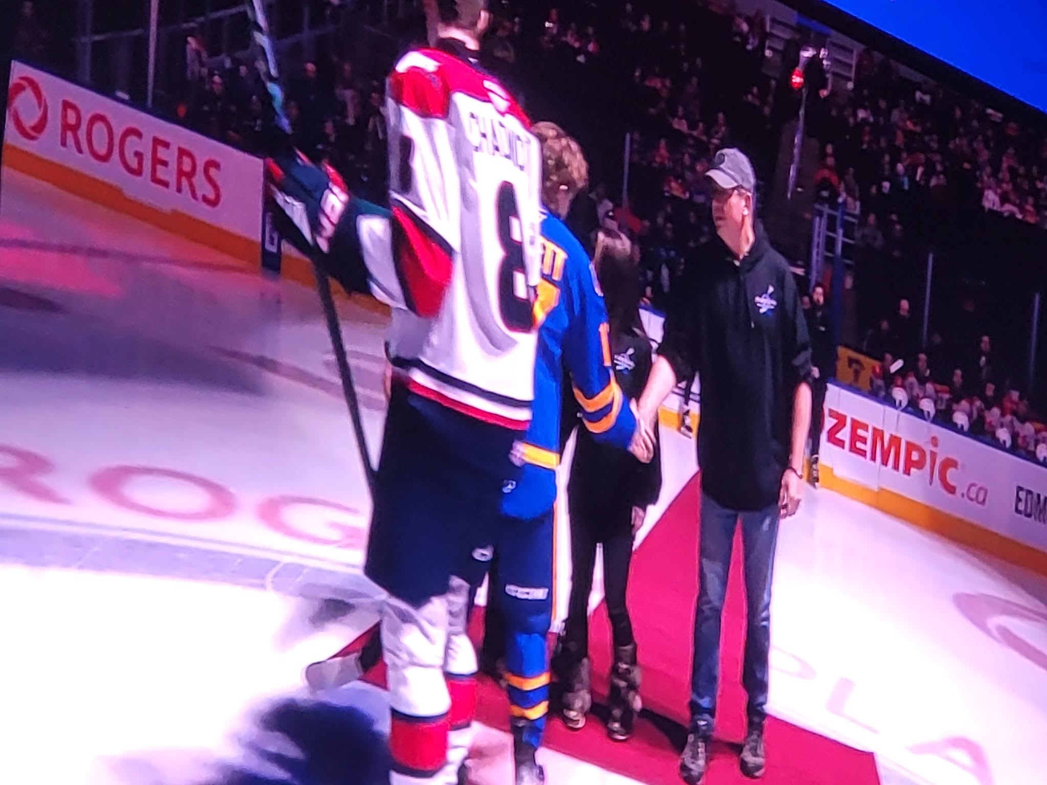 https://0901.nccdn.net/4_2/000/000/076/de9/puck-4.jpg